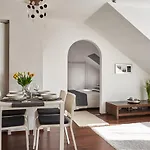 Warm & Friendly Apartment I.
