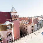 Warm & Friendly Apartment I.